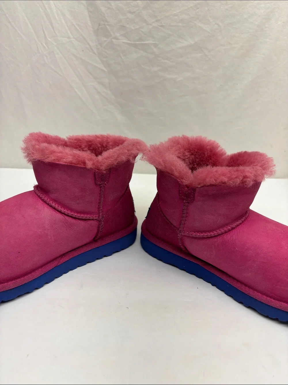 UGG Kids Pink button boots, SZ 2 little girl, box 70